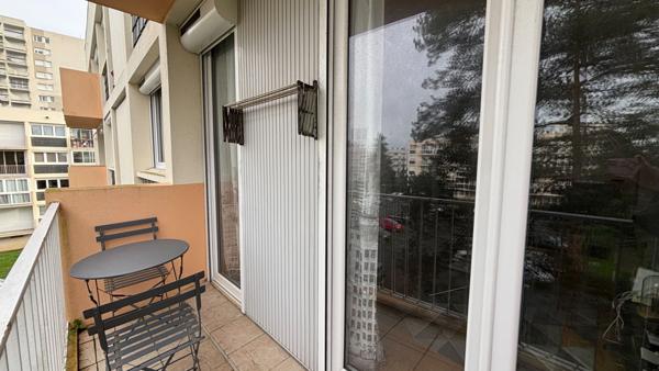 Appartement 3 pièces avec balcon, cave et parking