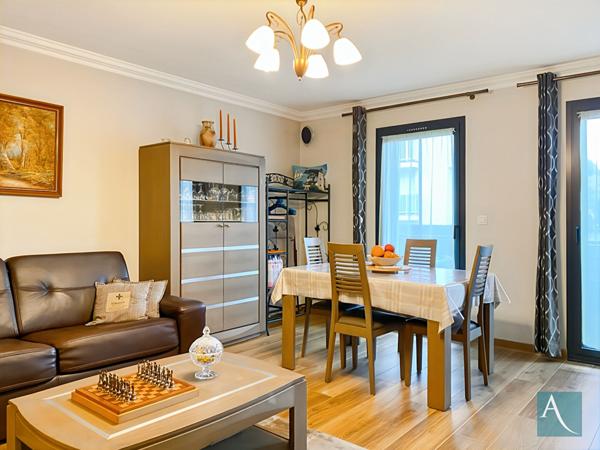 Appartement T3 - 71.29 m² - hypercentre, balcon filant, double stationnement - Arpajon 91290