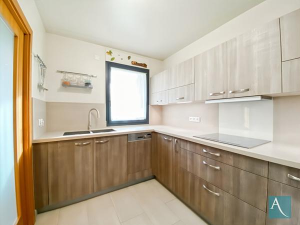 Appartement T3 - 71.29 m² - hypercentre, balcon filant, double stationnement - Arpajon 91290