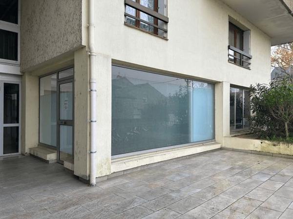 Location Local commercial 40 m² - 94 RUE EMILE ZOLA Agen 47000