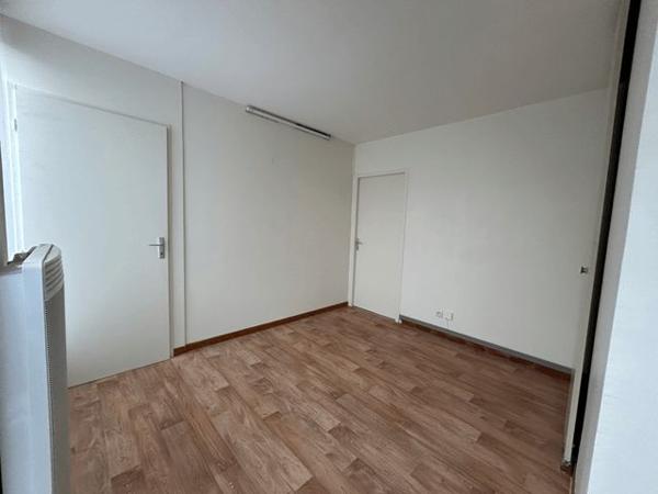 Location Local commercial 40 m² - 94 RUE EMILE ZOLA Agen 47000