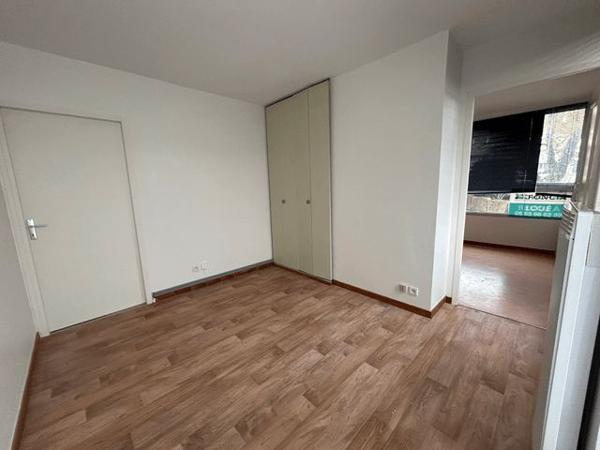 Location Local commercial 40 m² - 94 RUE EMILE ZOLA Agen 47000