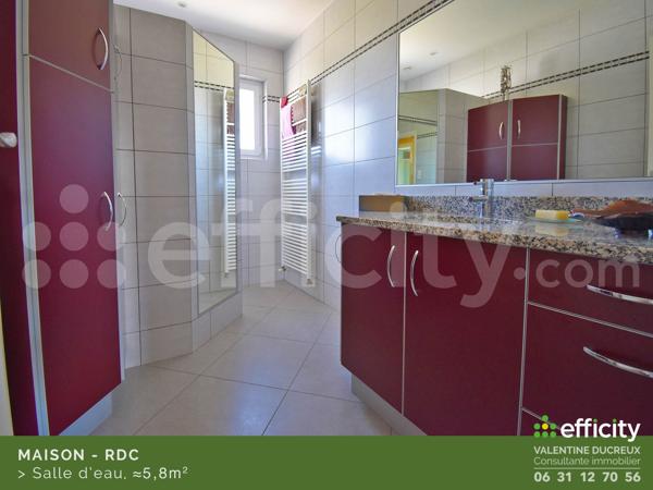 Maison
         6 pièces
        - 120 m² Exclusivité 289 000 € *
