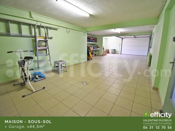 Maison
         6 pièces
        - 120 m² Exclusivité 289 000 € *