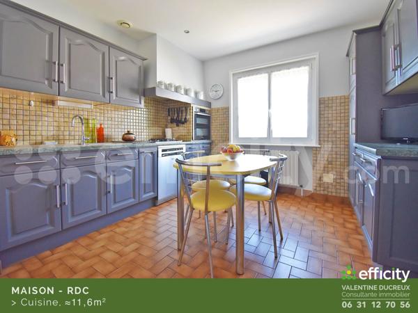 Maison
         6 pièces
        - 120 m² Exclusivité 289 000 € *