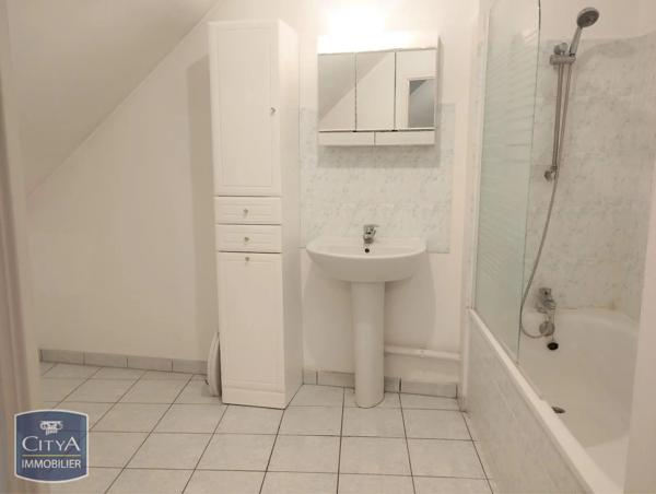 Appartement à louer 2 pièces 61.74m² Blois (41000)