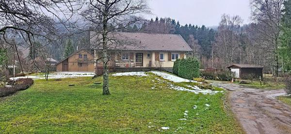 À deux pas de Gérardmer, maison familiale sur grand terrain avec fort potentiel