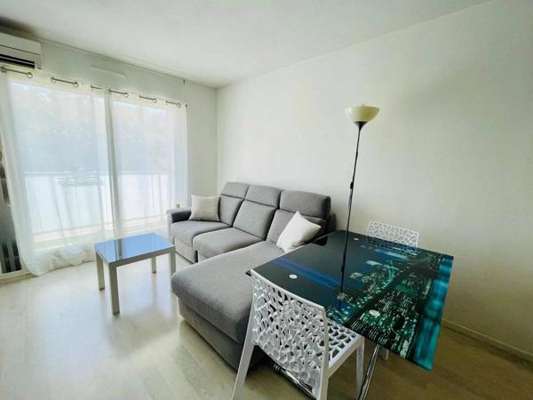 APPARTEMENT 3 PIECES - PARKING ET PISCINE