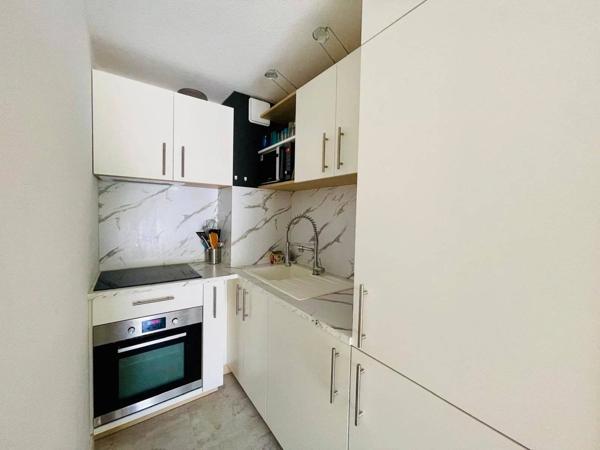 APPARTEMENT 3 PIECES - PARKING ET PISCINE