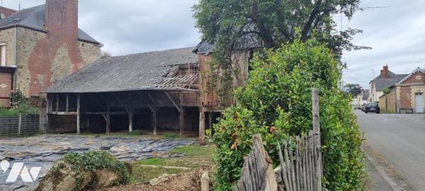 LA GUERCHE DE BGNE - Centre ville - Ancien bâtiment à réhabiliter ou à reconstruire avec terrain