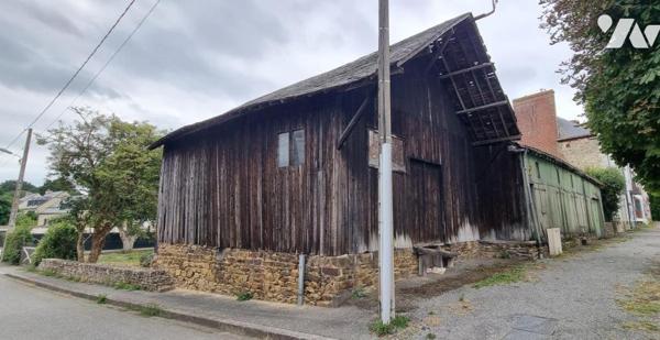 LA GUERCHE DE BGNE - Centre ville - Ancien bâtiment à réhabiliter ou à reconstruire avec terrain