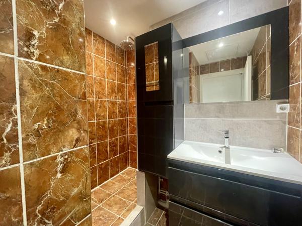 Firminy (42700) Immeuble firminy centre ville