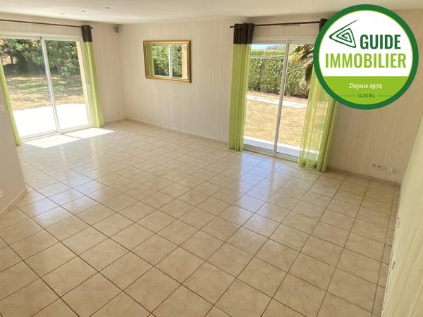 SOUS COMPROMIS DE VENTE. MAISON DANS UN HAMEAU SUR 700 M² DE TERRAIN A GUIDEL.