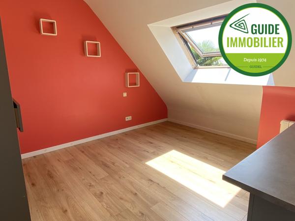 SOUS COMPROMIS DE VENTE. MAISON DANS UN HAMEAU SUR 700 M² DE TERRAIN A GUIDEL.