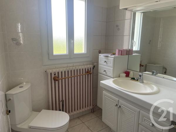 Maison à vendre  3 pièces - 92,93 m 2   CHATELLERAULT  - 86