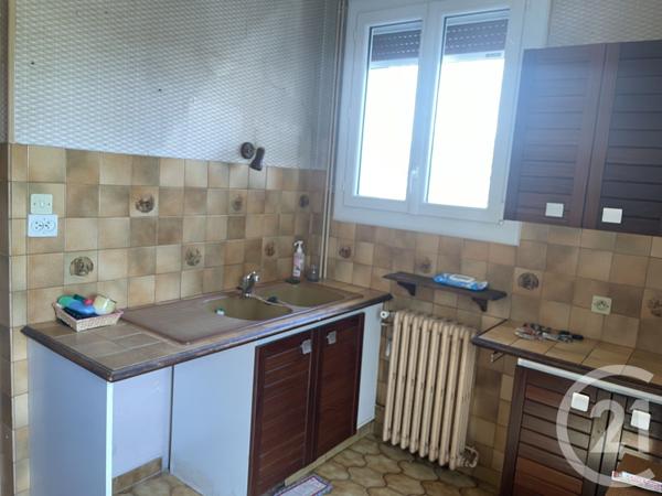 Maison à vendre  3 pièces - 92,93 m 2   CHATELLERAULT  - 86