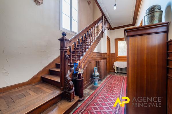 Maison 8 pièces 170 m² + dépendance de 340 m² €1 450 000 ** - Référence 301CL