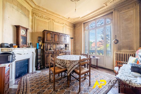 Maison 8 pièces 170 m² + dépendance de 340 m² €1 450 000 ** - Référence 301CL