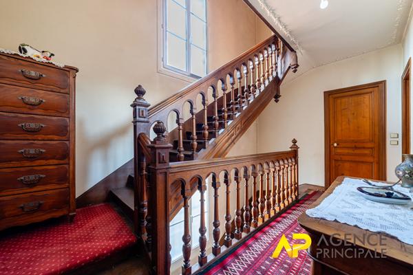 Maison 8 pièces 170 m² + dépendance de 340 m² €1 450 000 ** - Référence 301CL