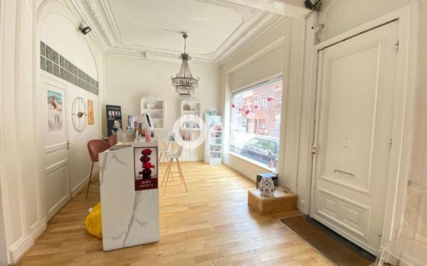 Immeuble à vendre    9 pièces • 180 m2 Tourcoing