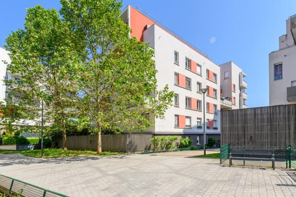 Bobigny (93000) Appartement 3 Pièces avec 2 balcons, parking proche métro 5