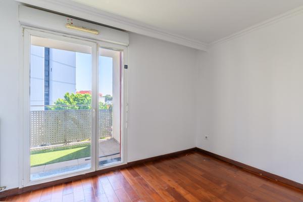 Bobigny (93000) Appartement 3 Pièces avec 2 balcons, parking proche métro 5