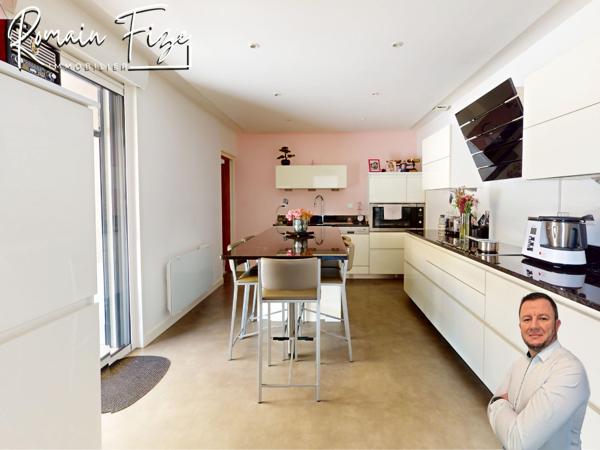 Maison 4 pièces - 277 m²