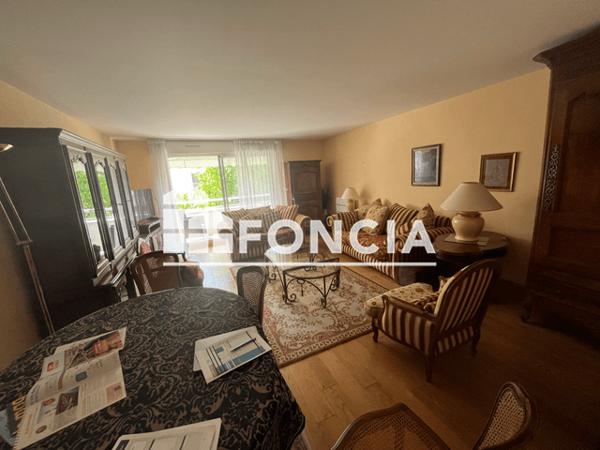 Location Appartement meublé 4 pièces 96.89 m² - 96 RUE CHEVALIER Bordeaux 33000