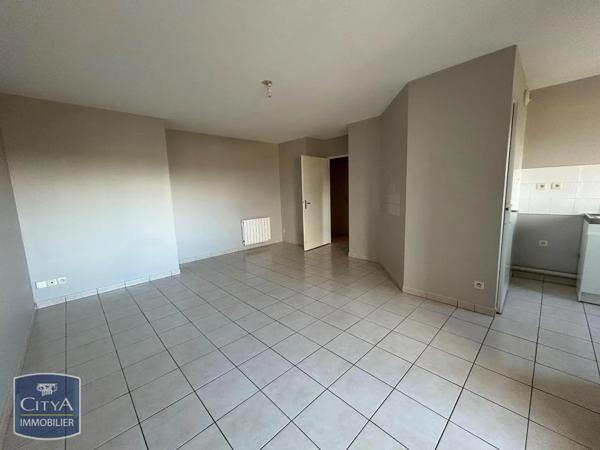 Appartement à louer 2 pièces 47.2m² Falaise (14700)