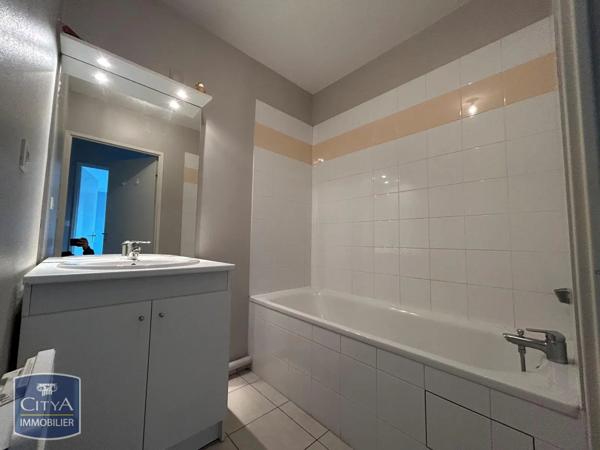 Appartement à louer 2 pièces 47.2m² Falaise (14700)
