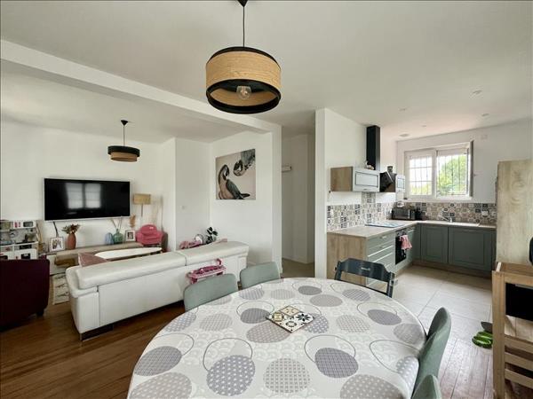 Maison à louer |  AMBARES ET LAGRAVE |  5 pièces | 134 m²