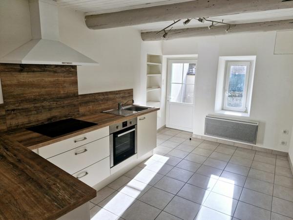 Courthézon (84350) Maison de village avec terrasse et cave