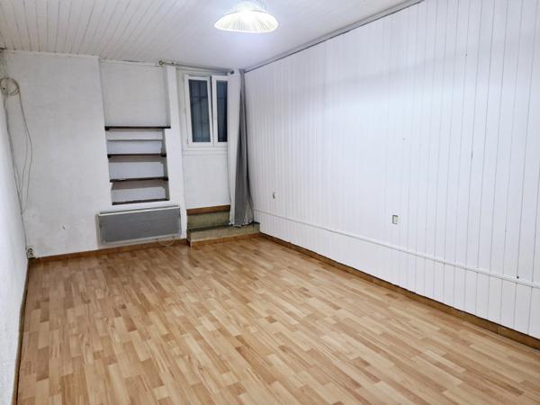 Courthézon (84350) Maison de village avec terrasse et cave