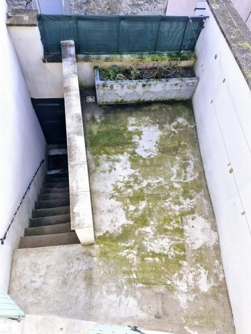 Courthézon (84350) Maison de village avec terrasse et cave