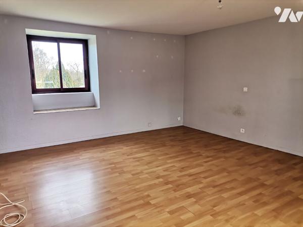 GEVEZE - Ancien manoir rénové, 145 m² hab. avec garage terrain de 1685 m² env.