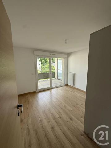 Appartement F4 à vendre  4 pièces - 84,43 m 2   POISY  - 74