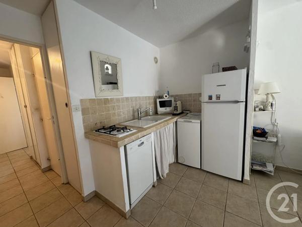 Appartement F2 à vendre  2 pièces - 27 m 2   STE MAXIME  - 83