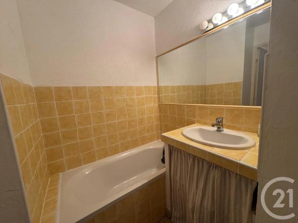Appartement F2 à vendre  2 pièces - 27 m 2   STE MAXIME  - 83