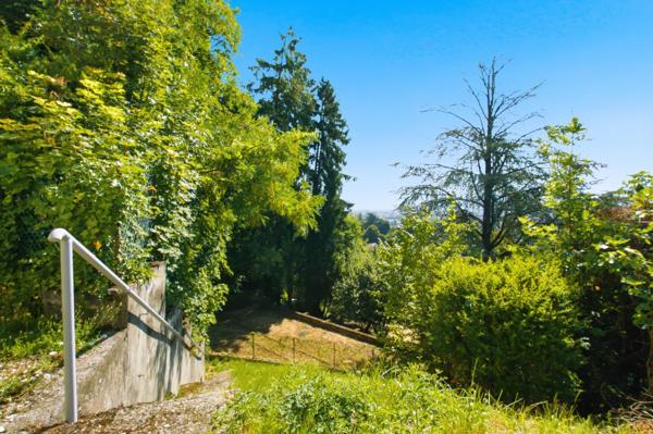 Propriété de 245 m² sur une parcelle de 3 644 m² avec vue panoramique, piscine et potentiel foncier rare