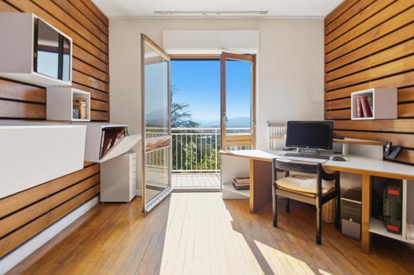 Propriété de 245 m² sur une parcelle de 3 644 m² avec vue panoramique, piscine et potentiel foncier rare