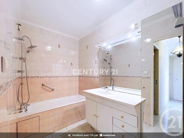 Appartement F3 à vendre  3 pièces - 83,97 m 2   AUBAGNE  - 13