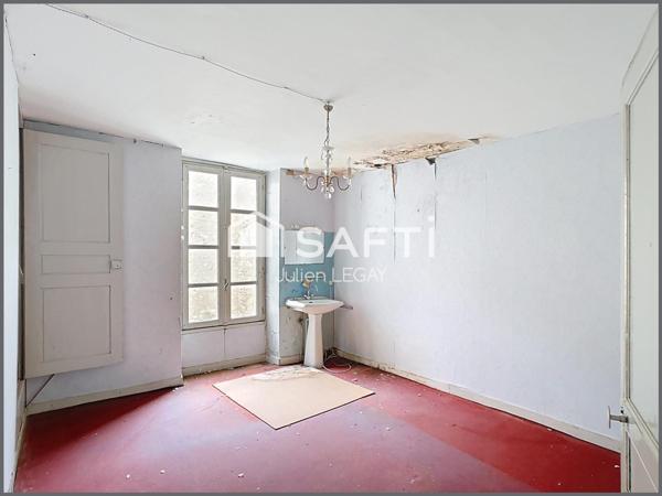 Maison de ville à rénover – Fort potentiel – Centre de Saint-Maixent-l’École