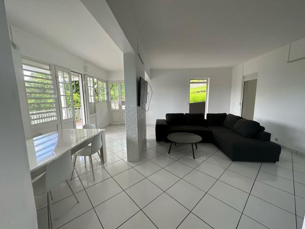 Location Appartement104,16 m² - 5 Pièces - LES ABYMES (97139)