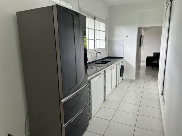 Location Appartement104,16 m² - 5 Pièces - LES ABYMES (97139)