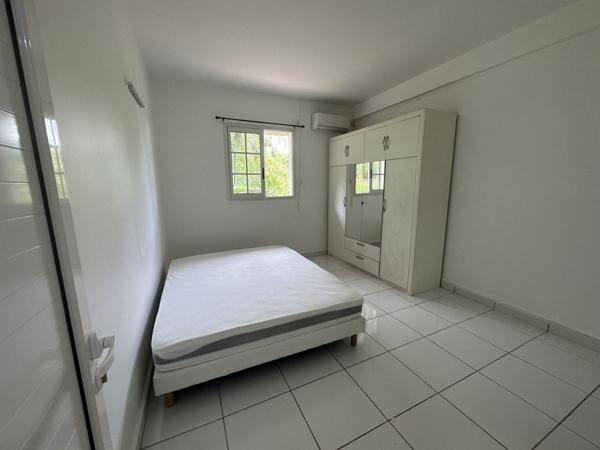 Location Appartement104,16 m² - 5 Pièces - LES ABYMES (97139)