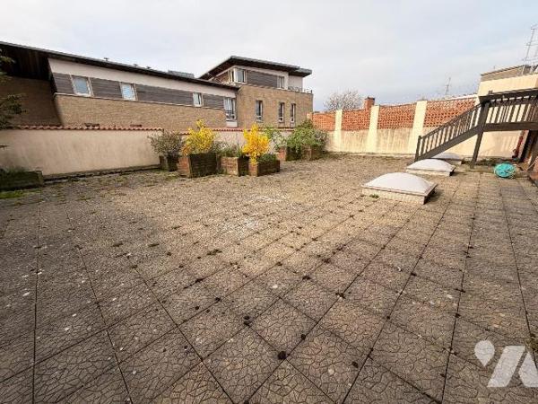 A vendre chez votre Notaire, Dunkerque centre proche Mairie (59140), rare sur le secteur, grand...