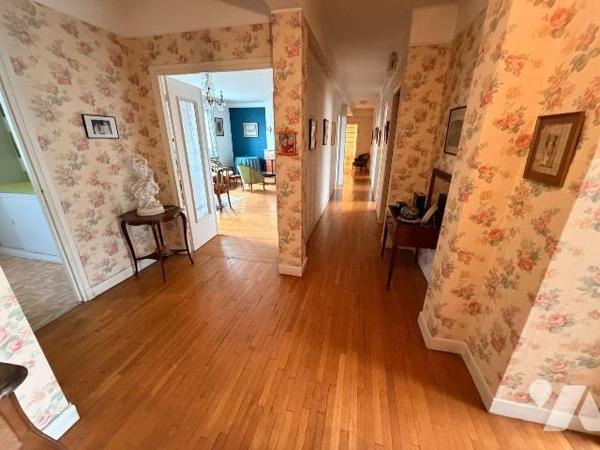 A vendre chez votre Notaire, Dunkerque centre proche Mairie (59140), rare sur le secteur, grand...