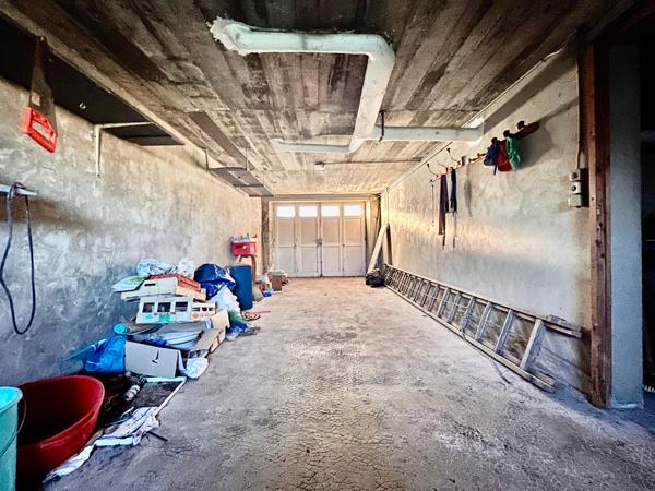 Maison à rénover - 2 Niveaux ( plateau ) de 120 m2