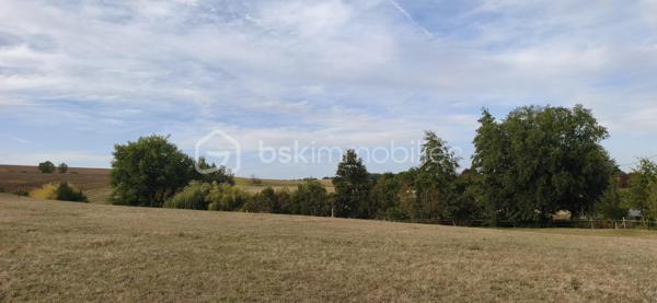 Vends terrain constructible de 1230 m2 au calme proche de Villemur sur Tarn, sans vis à vis. Situé à 7 minutes de Villemur/Tarn, 45 minutes de l'aéroport de Toulouse-Blagnac et de Toulouse, ainsi que 35 minutes de Montauban, ce lieu vous offrira calme et sérénité.
A visiter sans tarder !

PRIX H.A.I. : 79000 €

Contactez votre conseiller BSK Immobilier :
PIERLOT Corentin - Agent commercial immatriculé au RSAC d'Albi sous le numéro 521641936.

INFORMATIONS ET VISITES : 0621220824