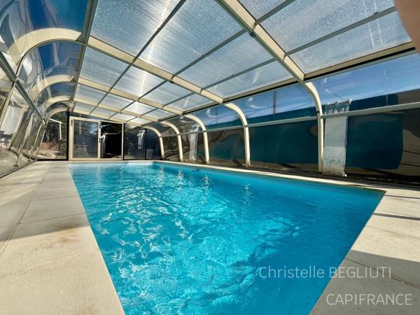 MAISON DE PLAIN PIED - AUCUN TRAVAUX - 7P - CADRE VERDOYANT - PISCINE - PATIO